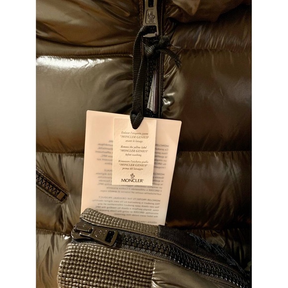 New Moncler liriope quilted glossed-shell down jacket in olive green color - Picture 11 of 14